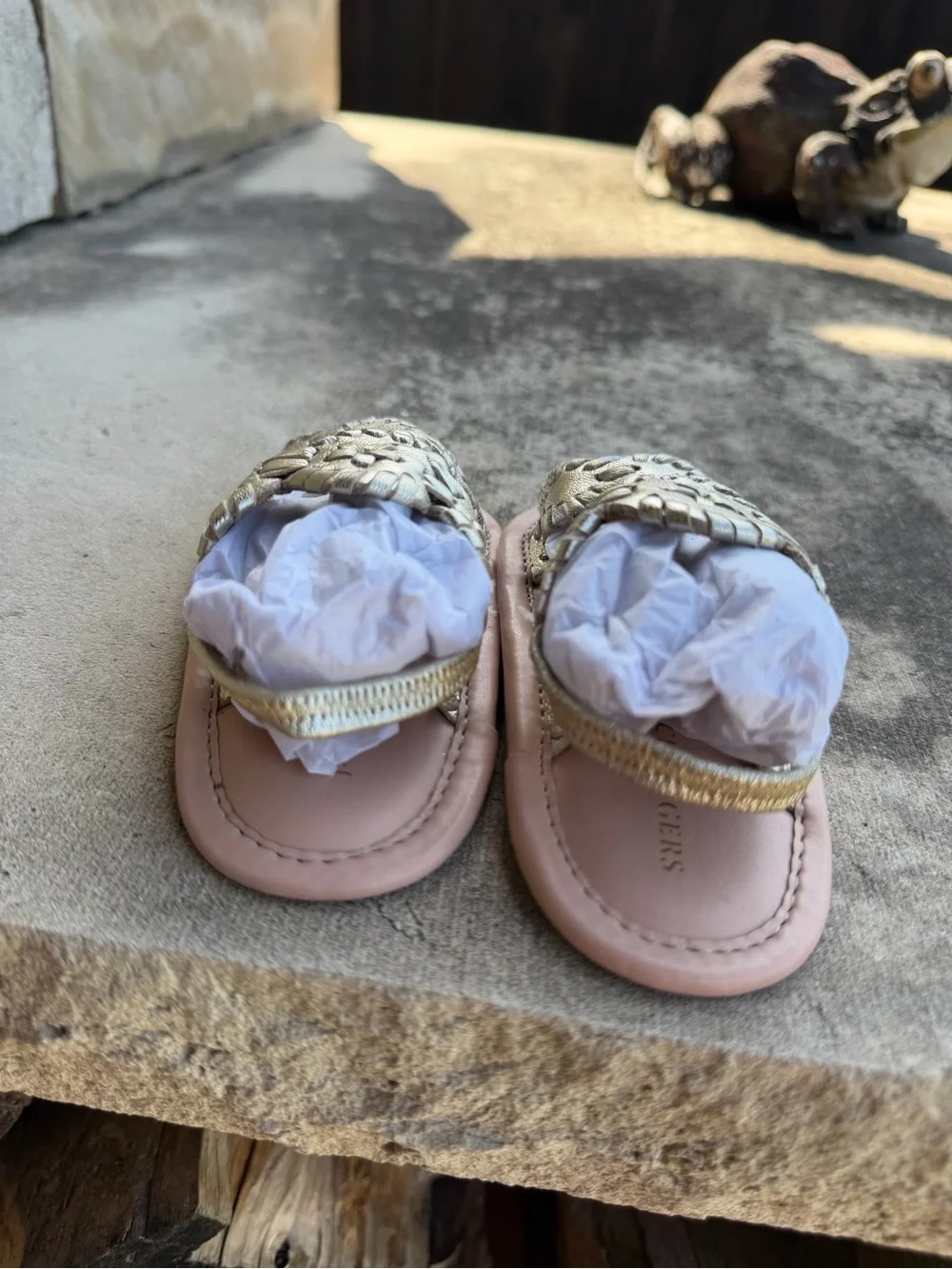 Gold leather baby sandals  NWOB Sz-3-6.   M